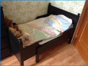Бебешки сгъваеми легла: разнообразие от видове и съвети за избор