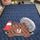 Изберете бебешки килим за пълзене