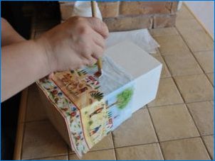 Как да си направим ковчег от картон със собствените си ръце?