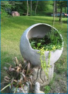 Как да си направим ваза за градина от цимент и тъкан със собствените си ръце?