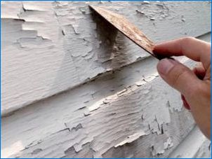 Как да премахнете старата боя от дървото?