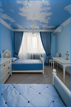 Сини тапети в спалнята