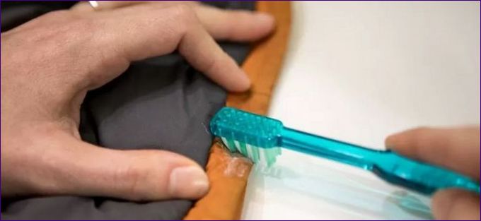 Премахване на мастилото с паста за зъби