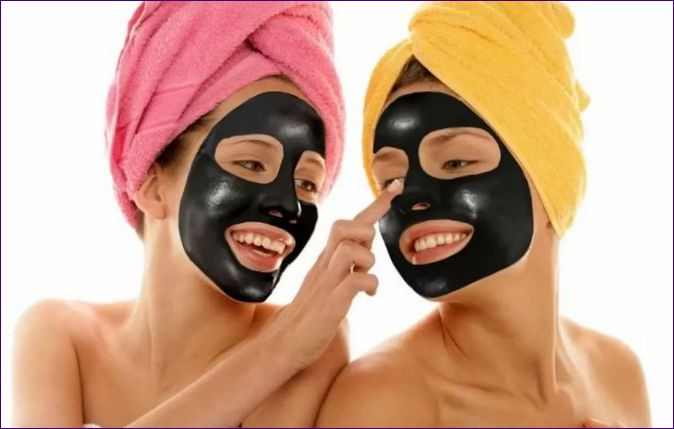 Как различните компоненти на маските за лице влияят на кожата след 35 години