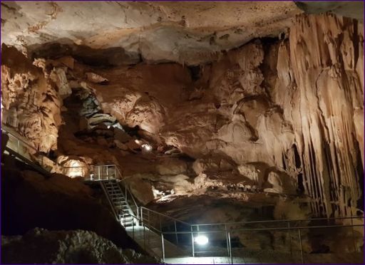 Пещера Al Huta