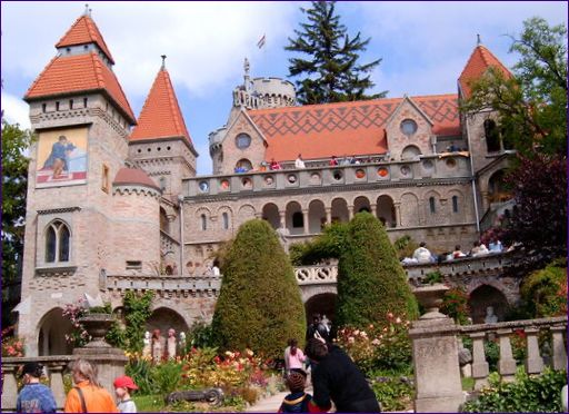 Замъкът Боривар, Унгария