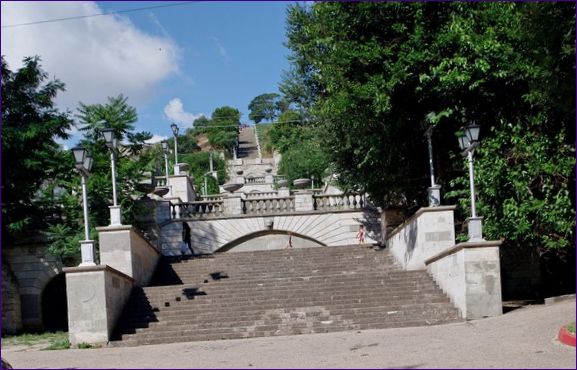 Голямото стълбище на Митрия