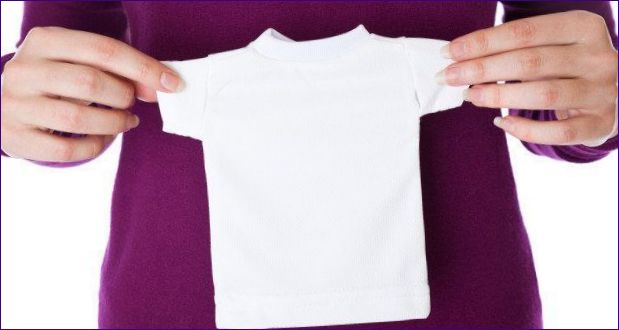 Как да разтегнете тениска, ако се е свила след пране