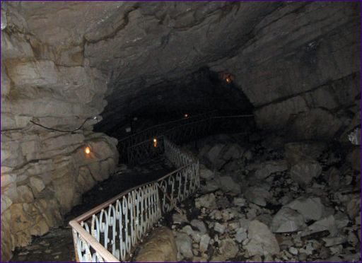Пещерите Воронцов