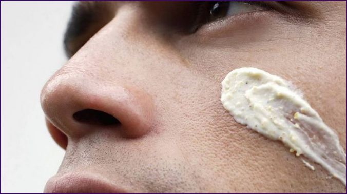 Скраб за лице за мъже: преглед на 6-те най-добри скраба за почистване на мъжката кожа