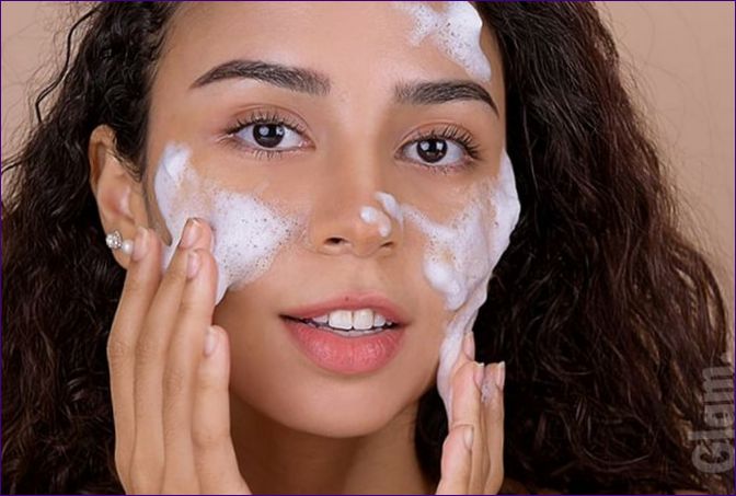 Как да почистваме кожата си: 4 стъпки и преглед на 8 домашни средства