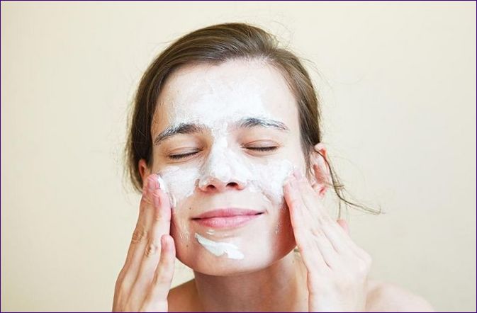 Как да почистваме кожата си: 4 стъпки и преглед на 8 домашни средства за защита