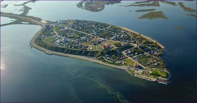 Брегът на река Волга