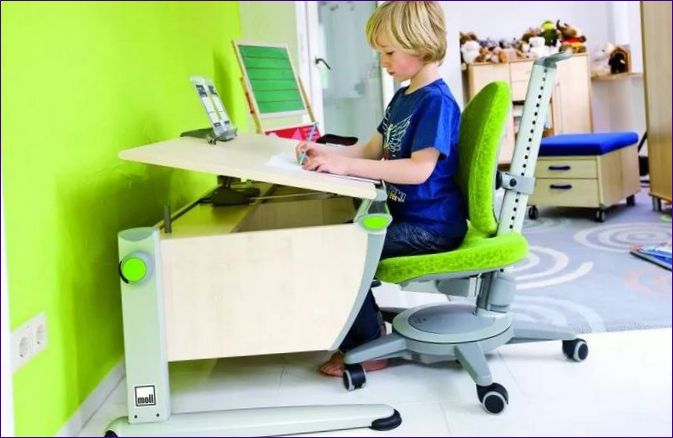 Ортопедичен стол за деца в училище
