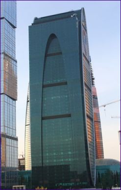 Империалният небостъргач