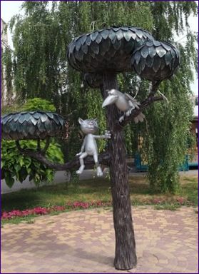 Паметник на котето на улица Лизукова